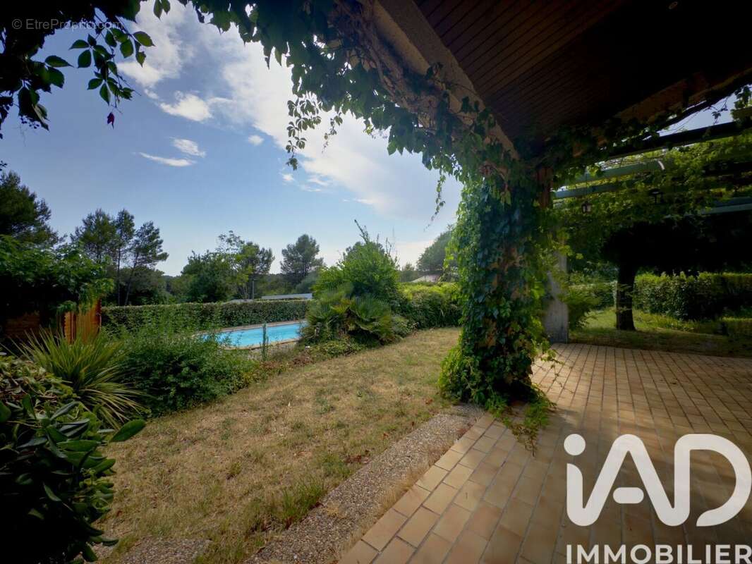 Photo 3 - Maison à SAINT-CLEMENT-DE-RIVIERE