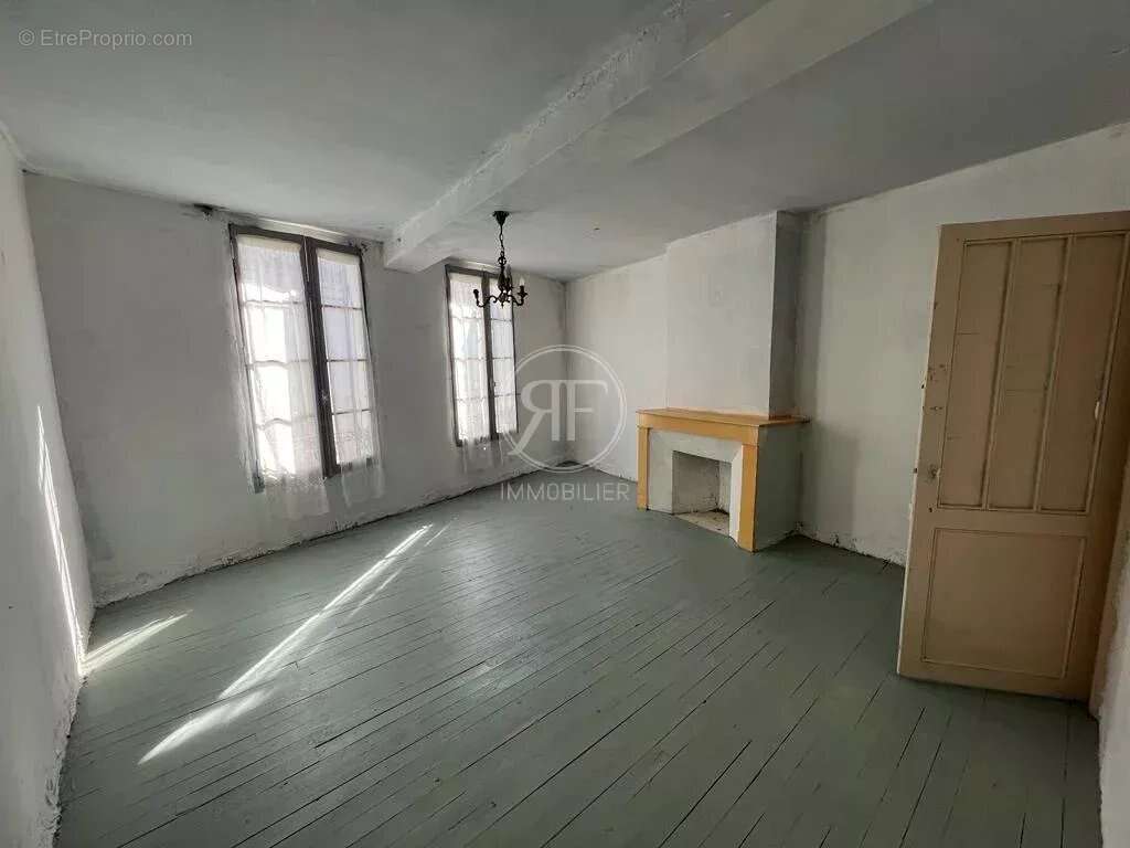 Maison à CASTILLON-LA-BATAILLE