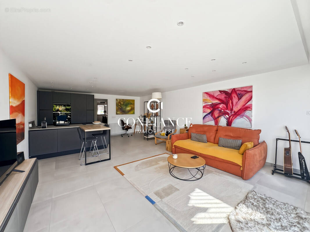 Appartement à SAINT-LAURENT-DU-VAR