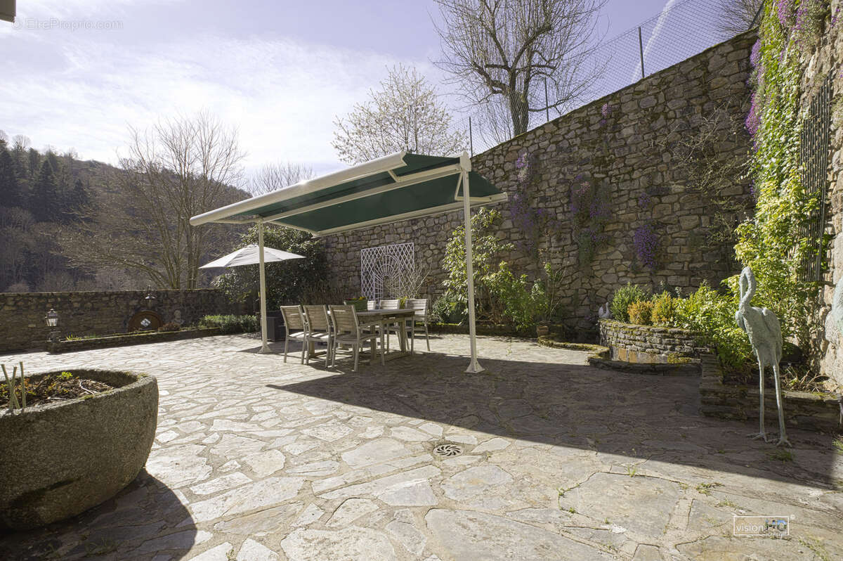 Maison à CHAUDES-AIGUES