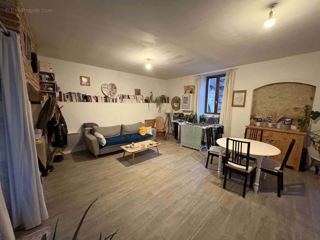 Appartement à PUY-L&#039;EVEQUE