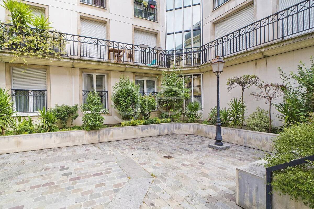Appartement à PARIS-11E