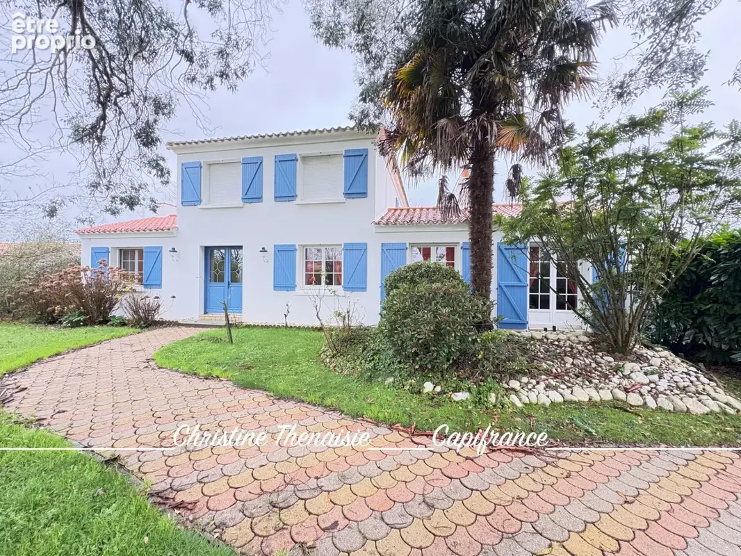 Maison à vendre sur un terrain de 2000 m2 - 4 chambres - Bureau - 3 salles d'eau - 3 wc - Dépendance de 110 m2 et garages LA GAR - photo 37