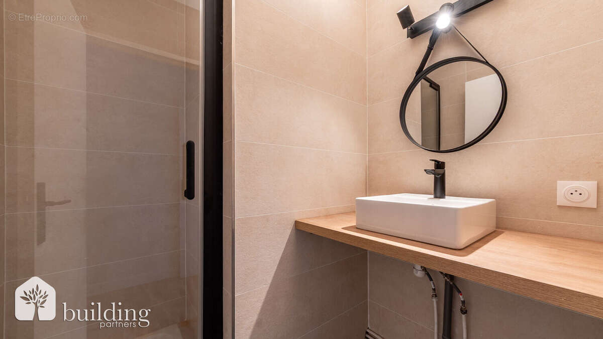 Appartement à COURBEVOIE