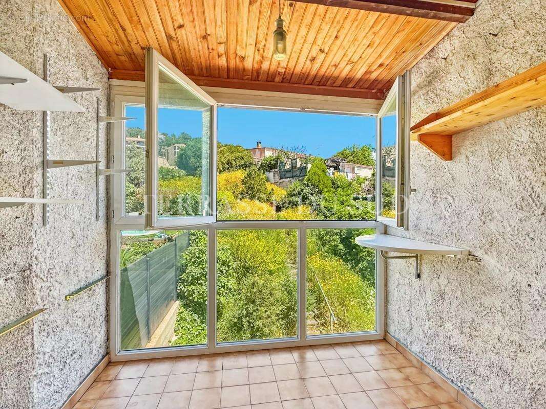 Vente Maison en R+1, 5 Pièces avec Terrasse, Jardin et Garage - Quartier Palama - Marseille 13 - photo 16