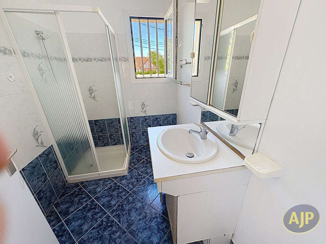 Maison à LE POULIGUEN