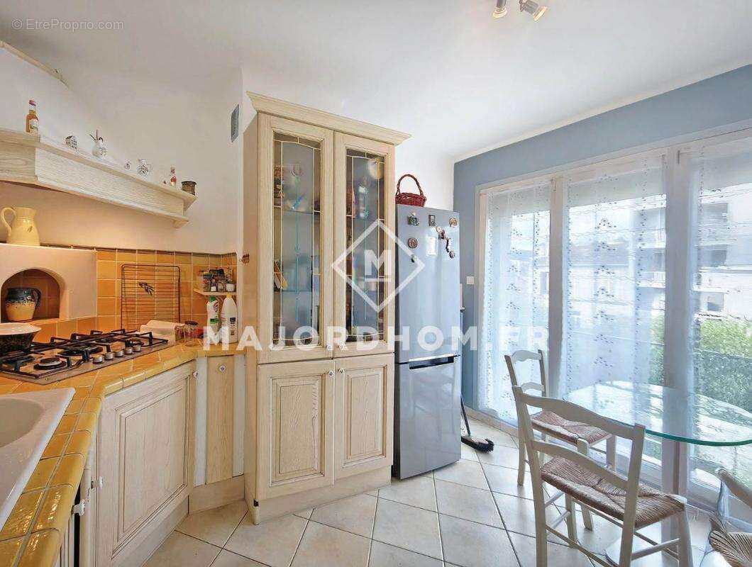 Appartement à MARSEILLE-5E