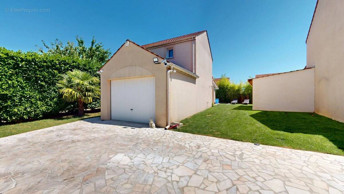 Maison à PONTAULT-COMBAULT