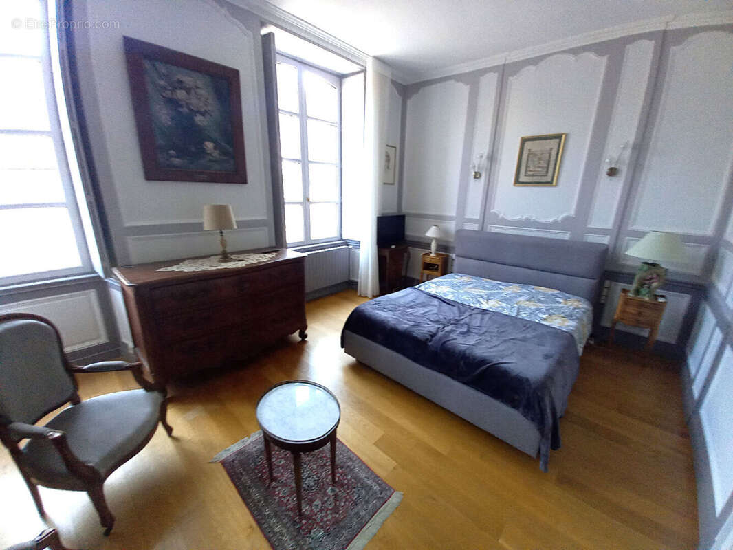 Appartement à FOUGERES