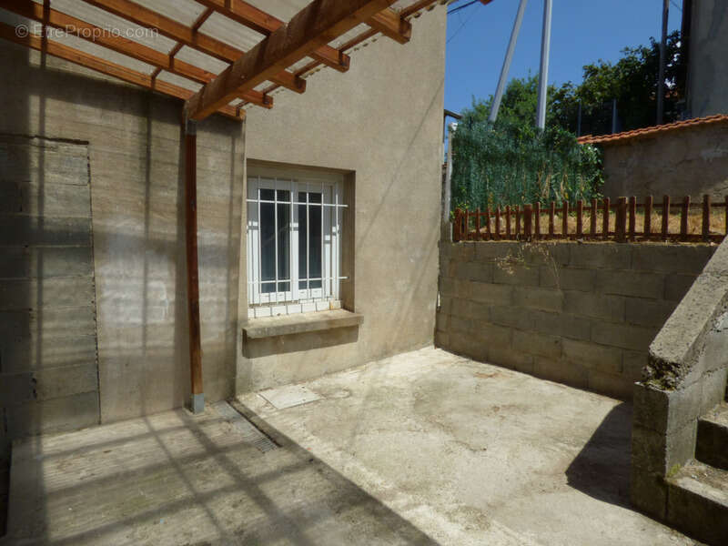 Maison à SAINTE-COLOMBE-SUR-GAND