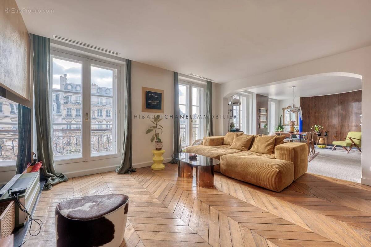 Appartement à PARIS-10E