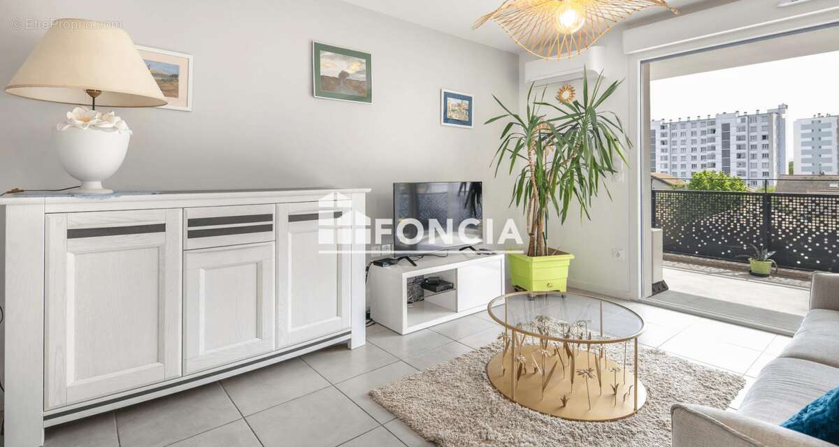 Appartement à LE PONT-DE-CLAIX