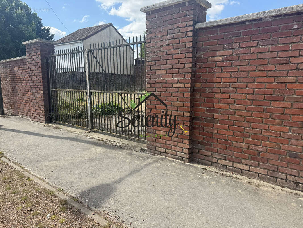 Terrain à GOUZEAUCOURT