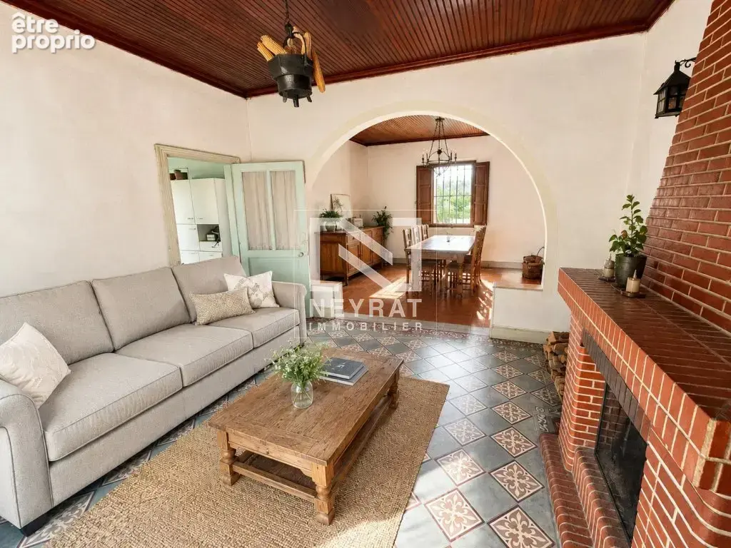 Maison de campagne à rénover entièrement et terrain paysager - photo 10