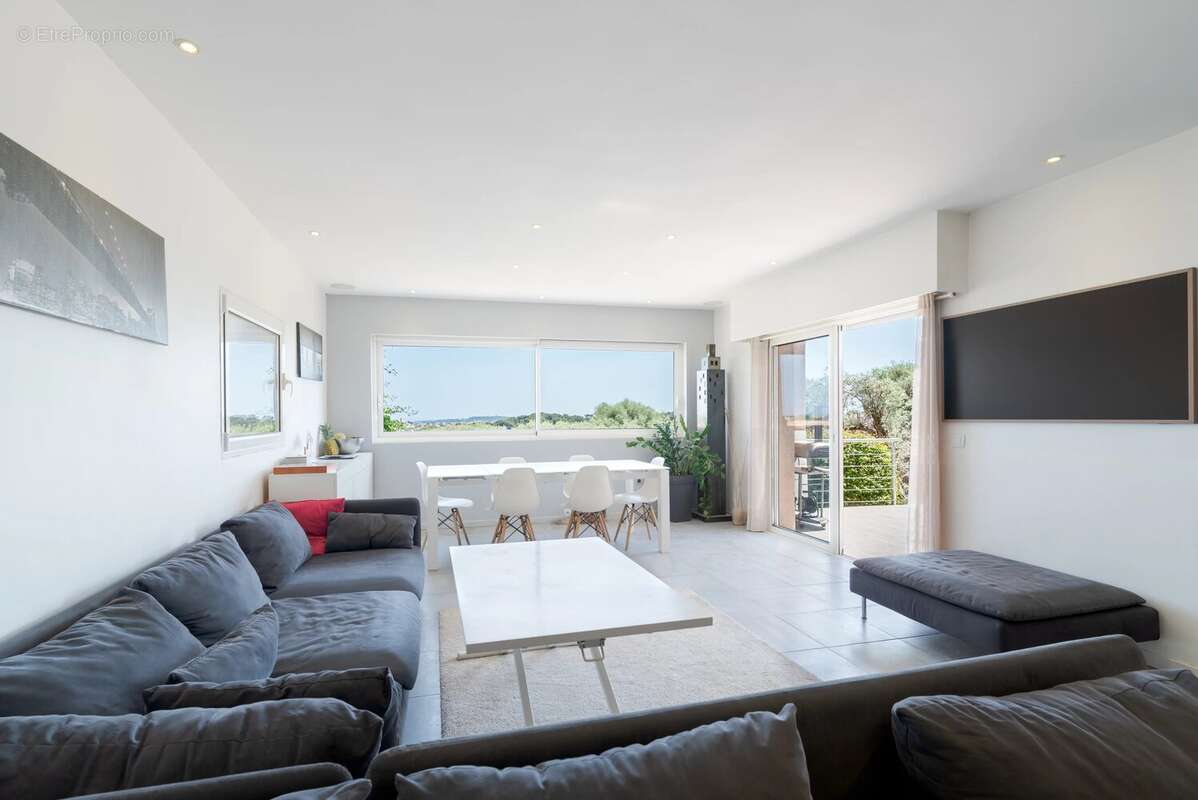 Antibes.Belle propriété.Grand terrain. - photo 11