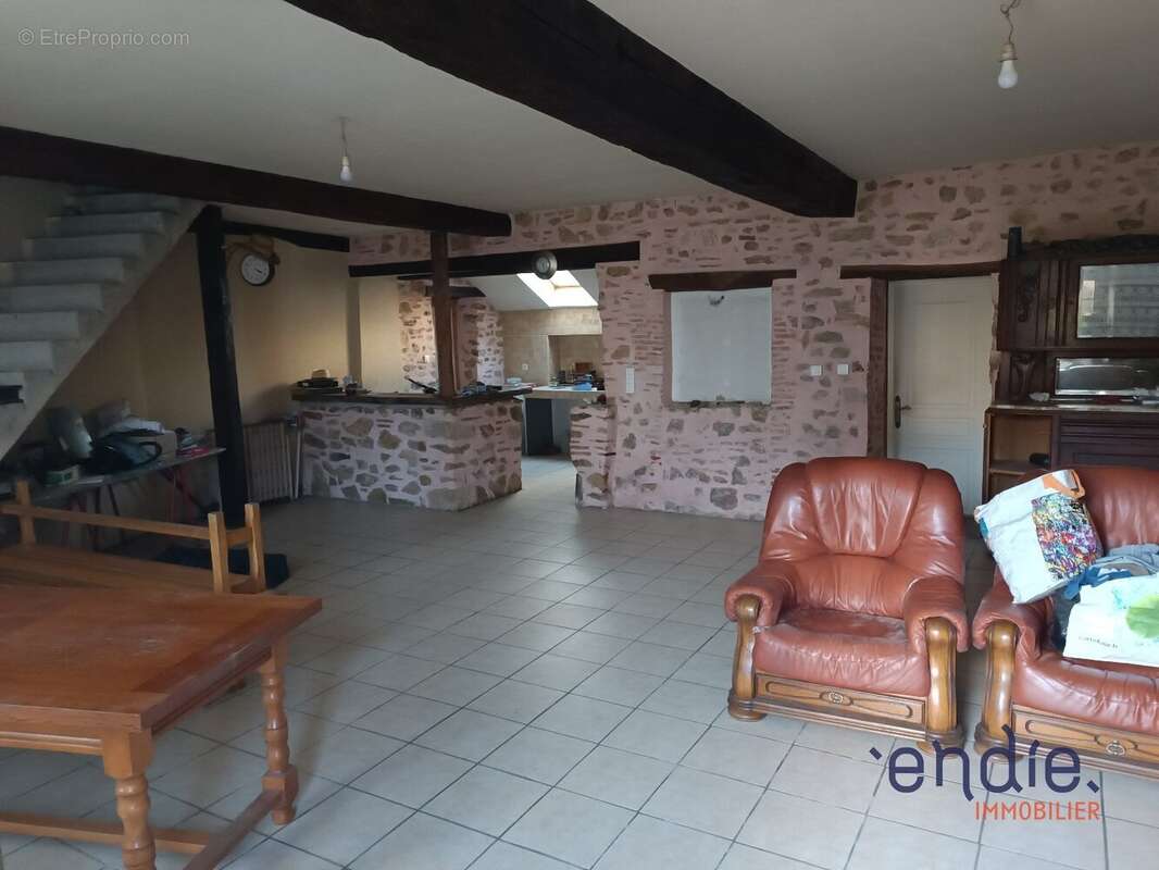 Maison à SAINT-DESIRE