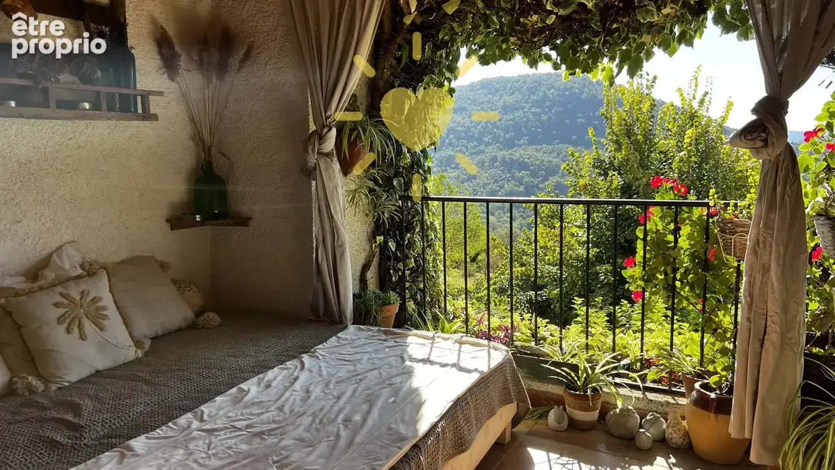 BARGEMON : Charmante maison de village, terrasse, vue, 130 m² - photo 12