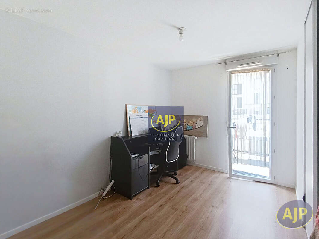 Appartement T3, 63 m² , Terrasse + Garage - photo 9
