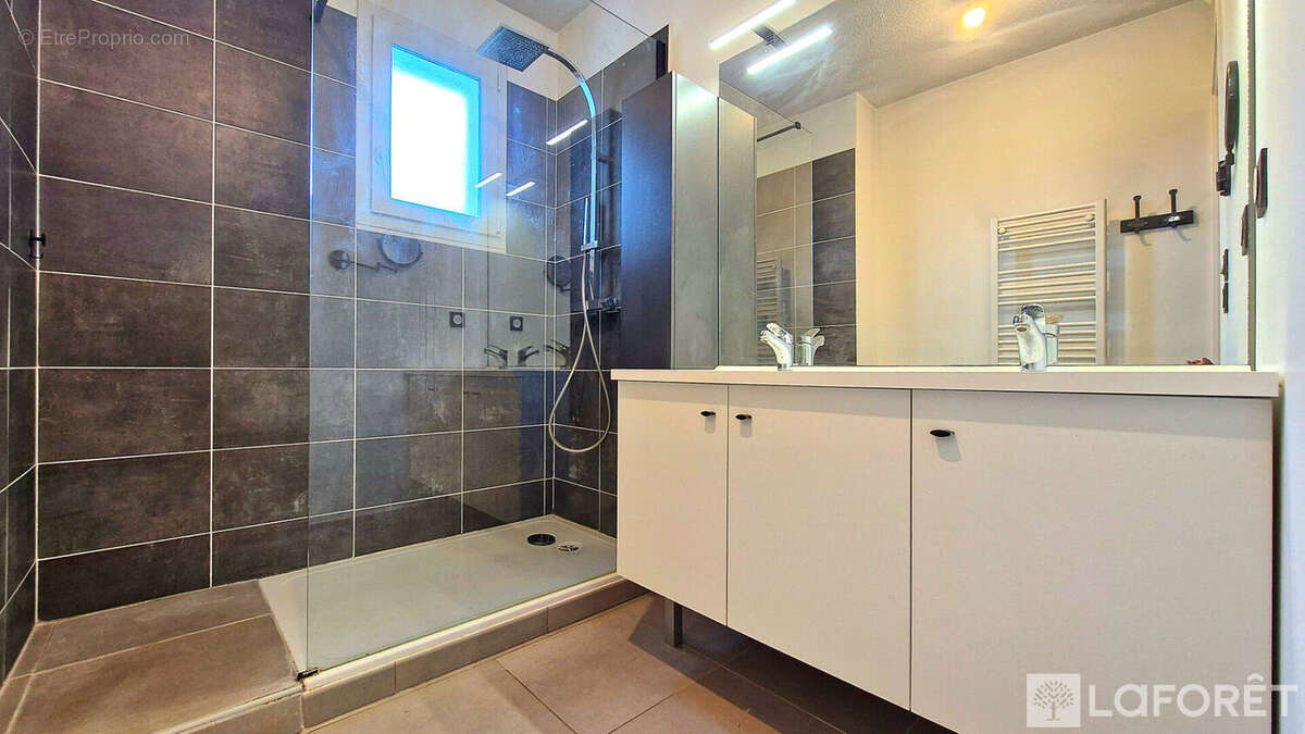 Appartement à PUGET-SUR-ARGENS