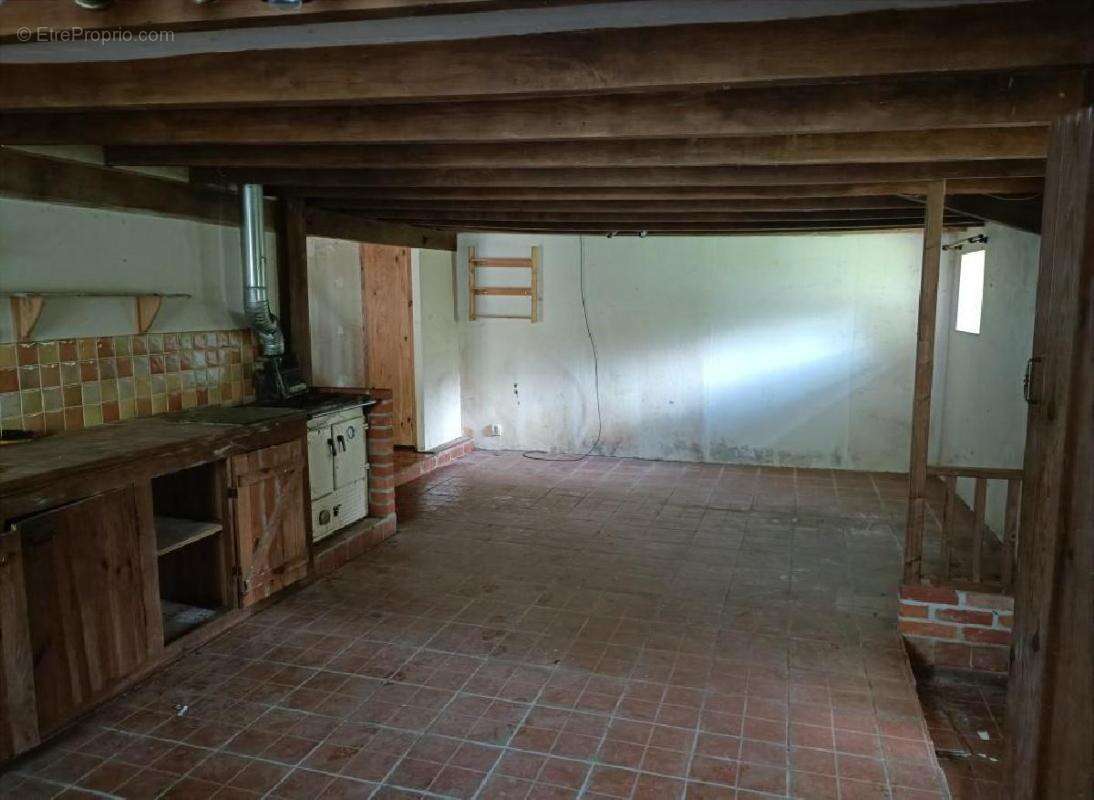 Maison 104 m² à Nanteuil-En-Vallee  - photo 4