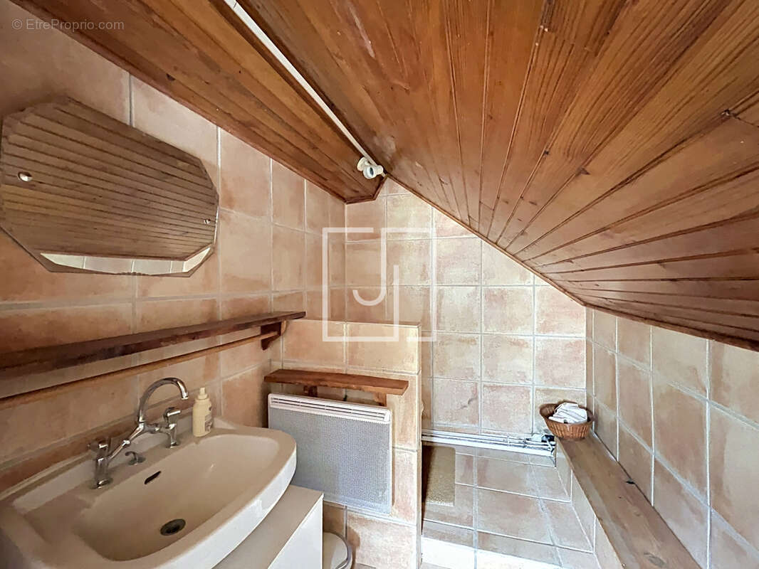 Appartement à LA CONDAMINE-CHATELARD
