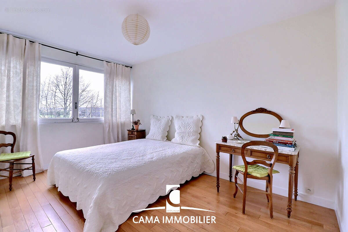 Appartement à FONTENAY-LE-FLEURY