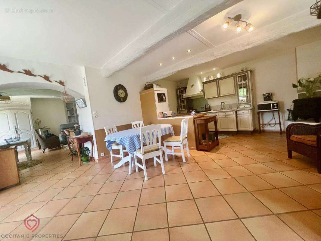 Maison à SAINT-PIERRE-DE-RIVIERE