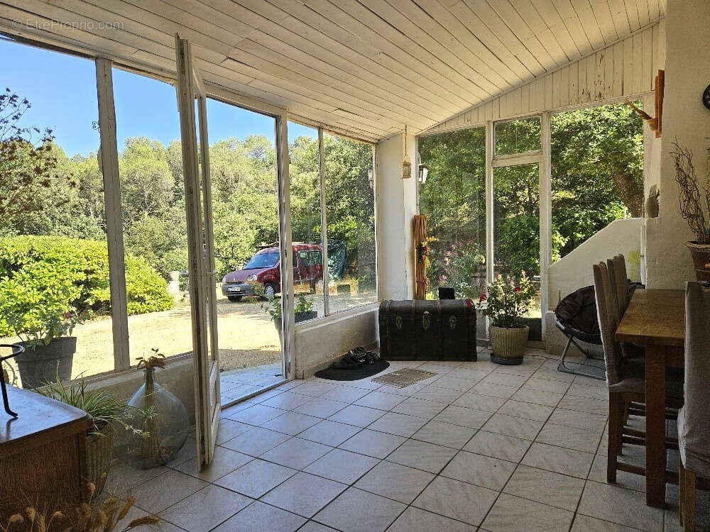 Maison à MORNAS