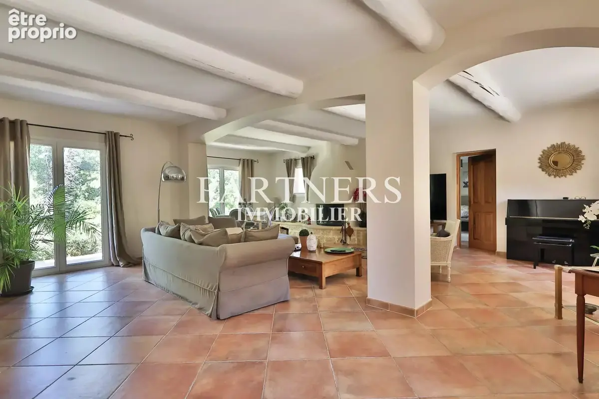 Maison 6 pièces 225 m² à vendre à Trets (13530) - photo 8
