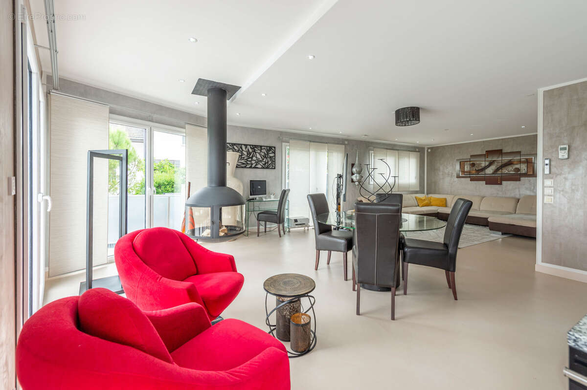 Maison à SAINT-CERGUES