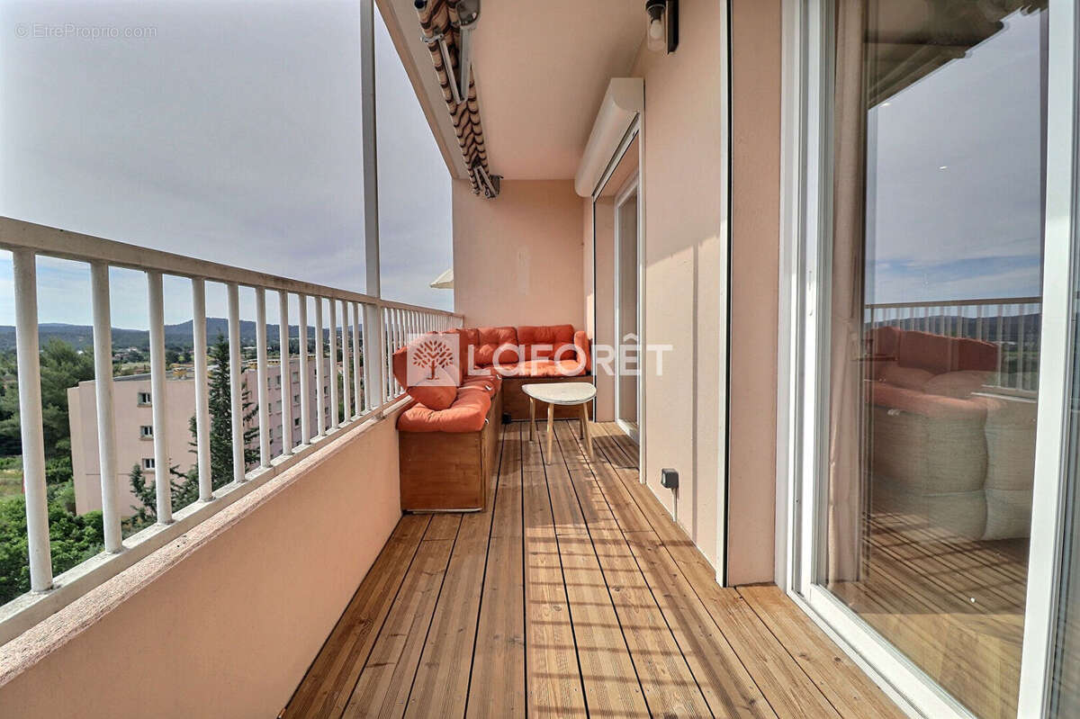 Appartement à CUERS