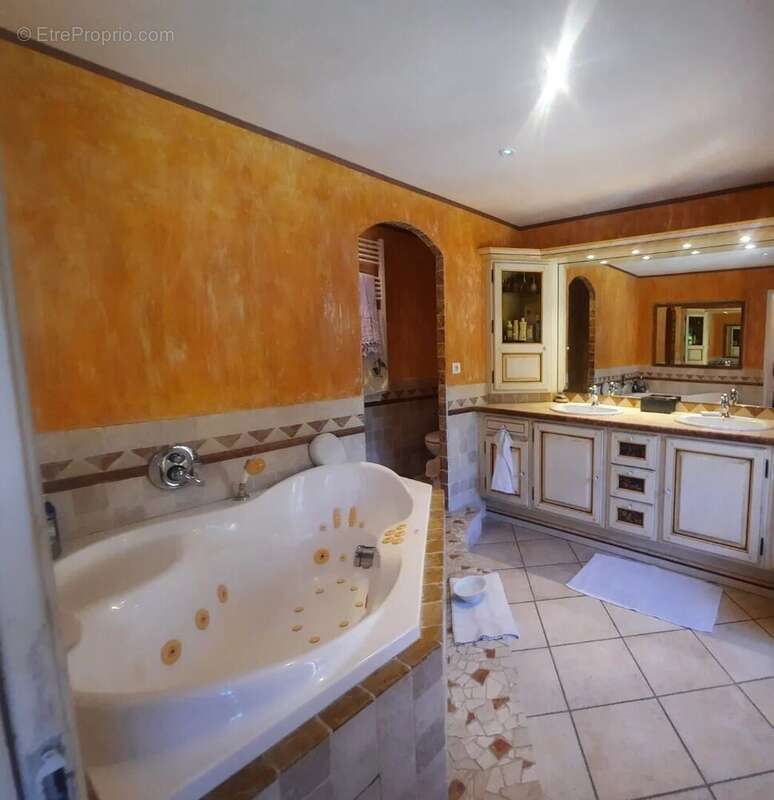Maison à SORGUES