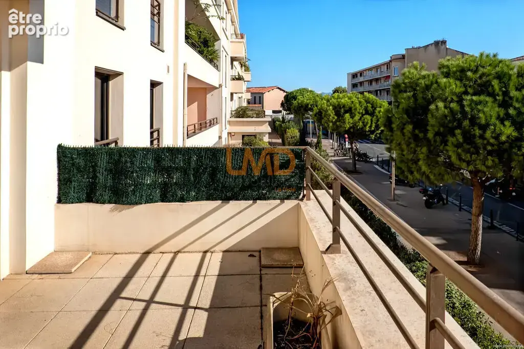 Proche mer T2 avec grande terrasse - photo 11