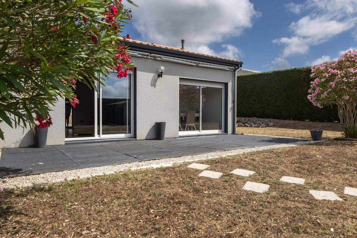 Maison à PUGNAC