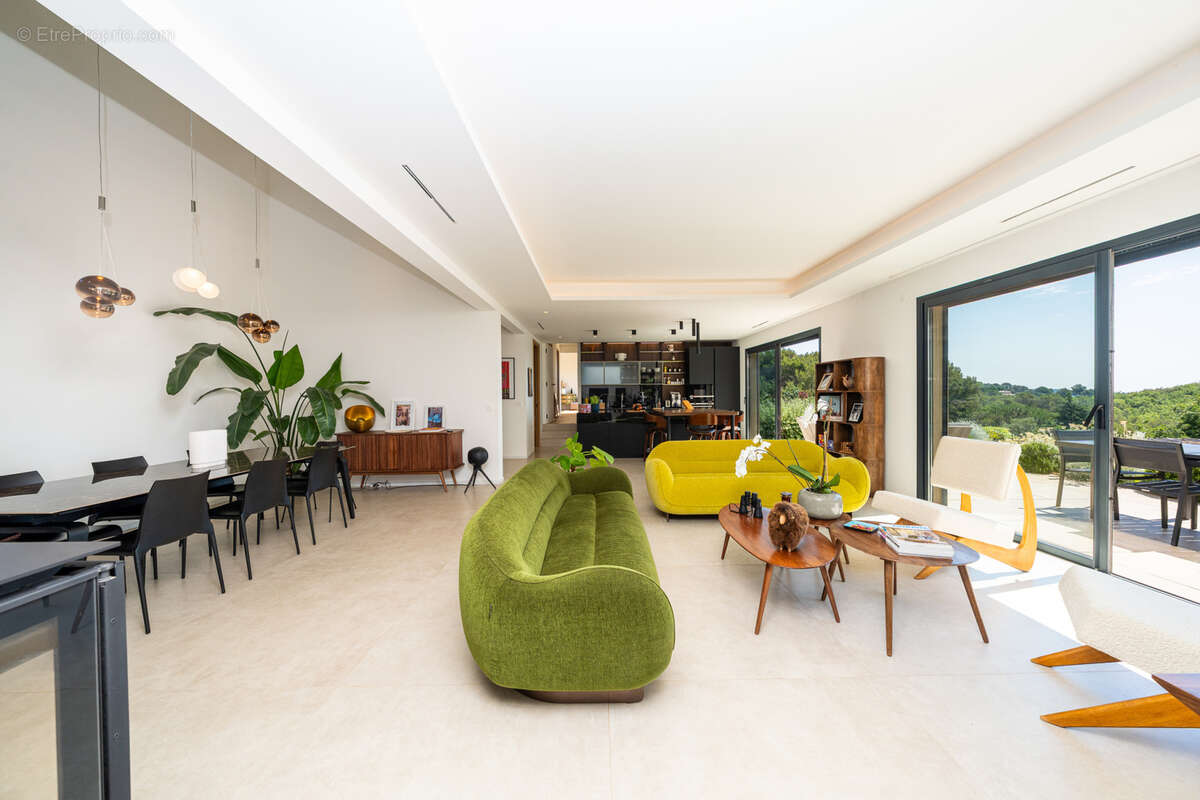 Maison à TOURRETTES-SUR-LOUP