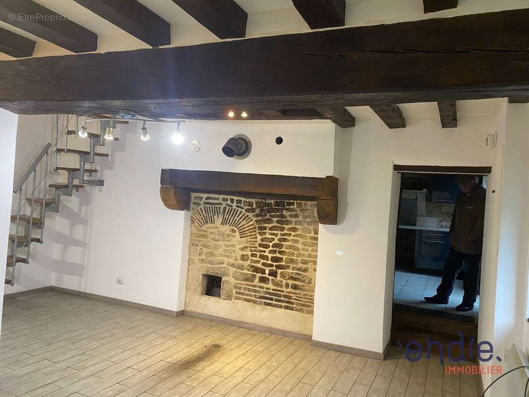 Maison à SAINT-SULPICE