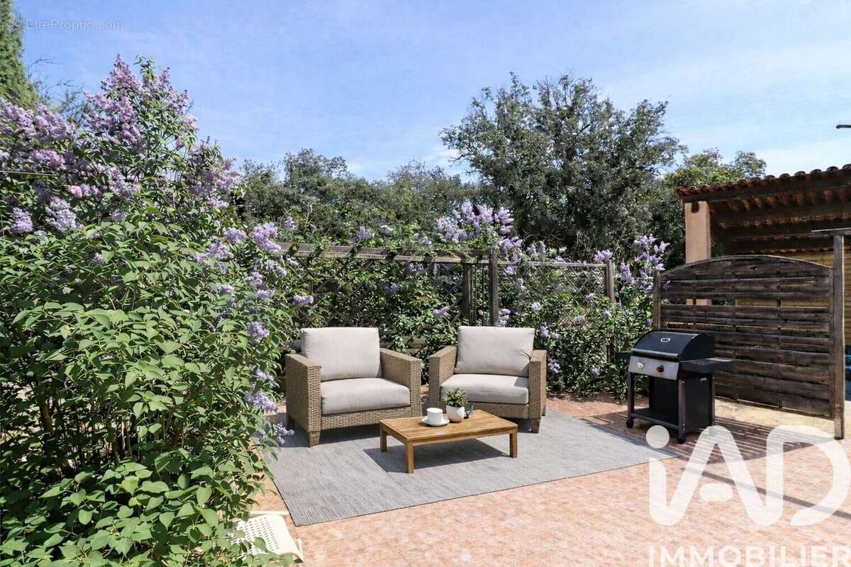 Photo 2 - Maison à SAINT-JULIEN