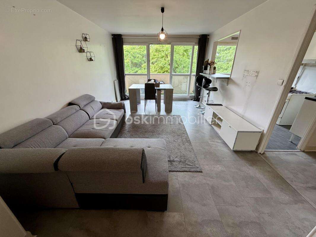 Appartement f3 71m2 avec balcon + cave + parking - photo 3