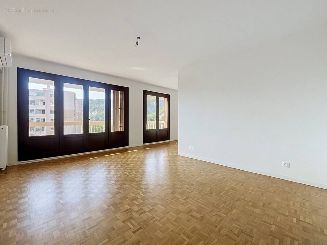 Appartement à SASSENAGE