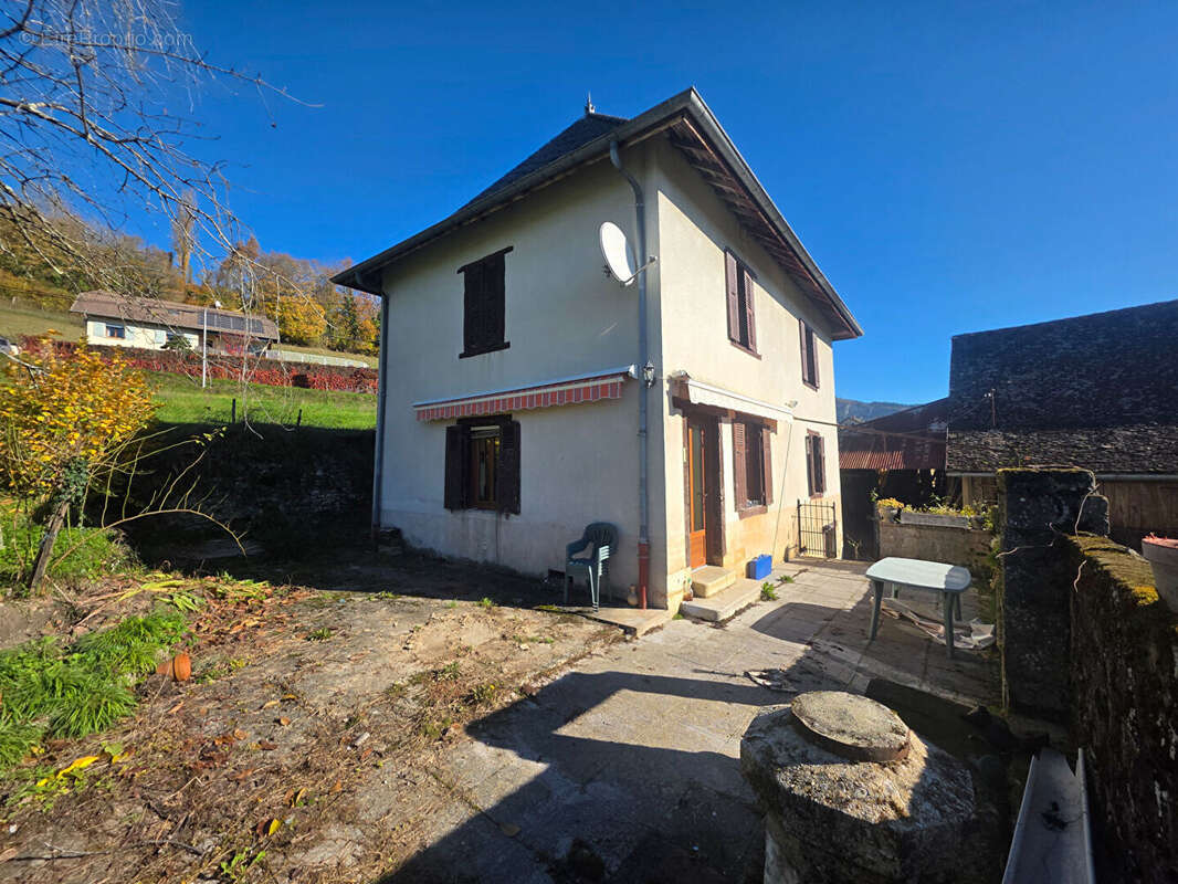 Maison à AVRESSIEUX