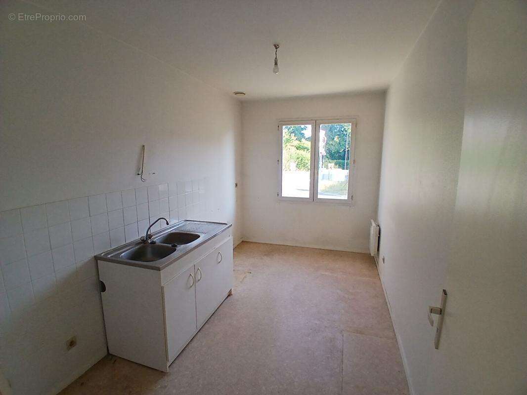 Maison T2 de plain-pied avec garage et jardin PRUILLE L'EGUILLE - photo 6