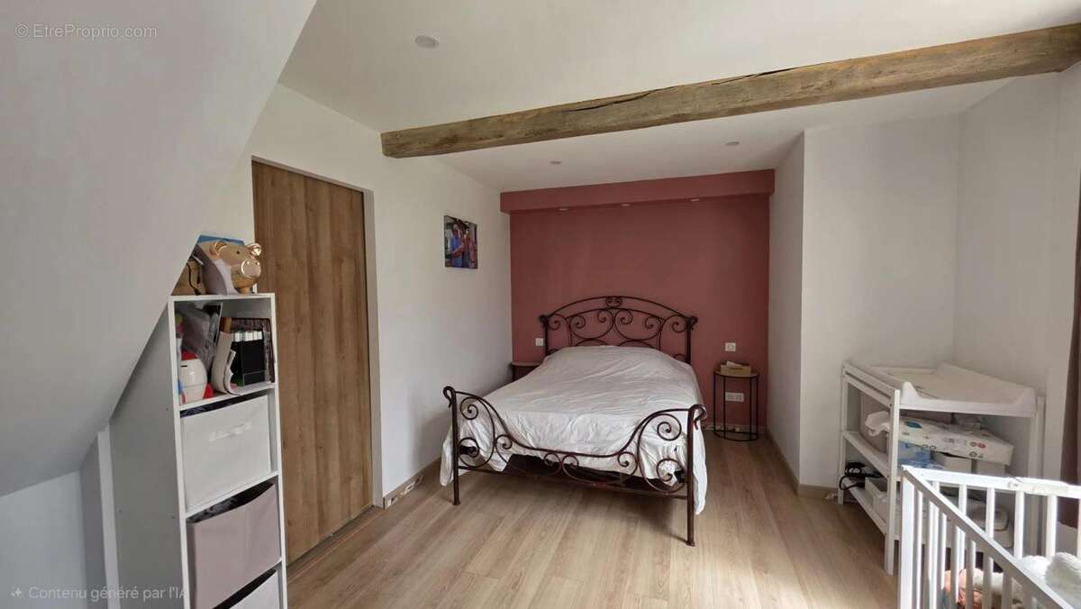 Maison à CREVECOEUR-LE-GRAND