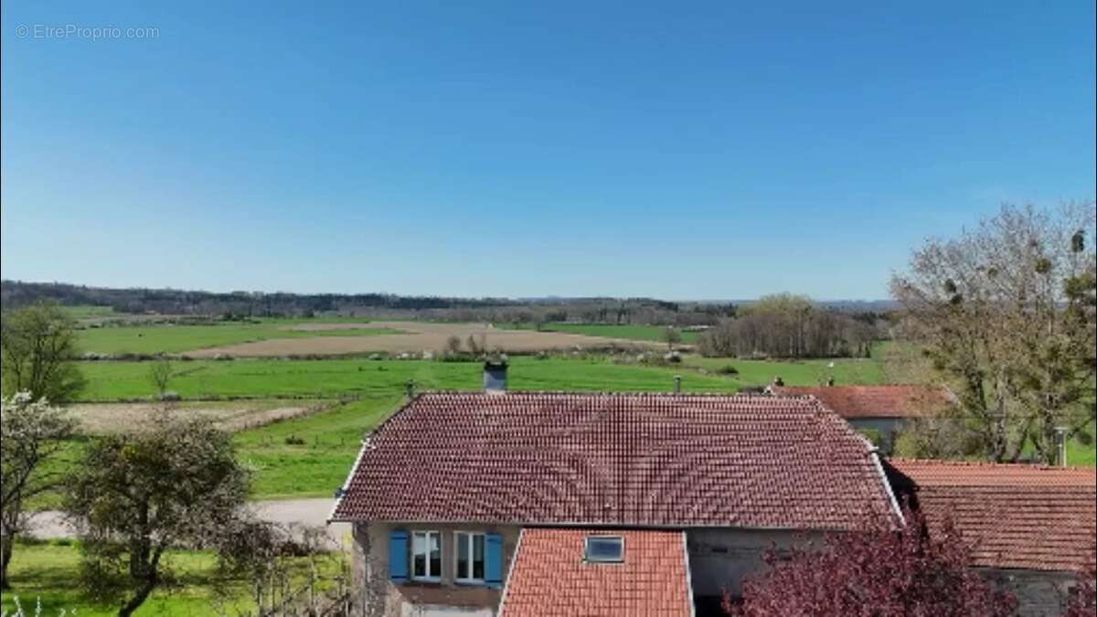 Maison à REGNEVELLE