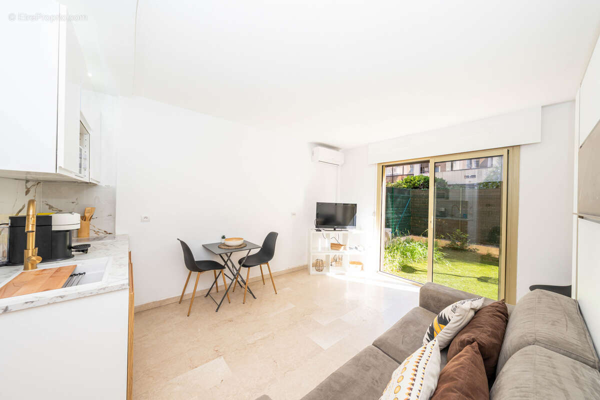 Appartement à MOUGINS