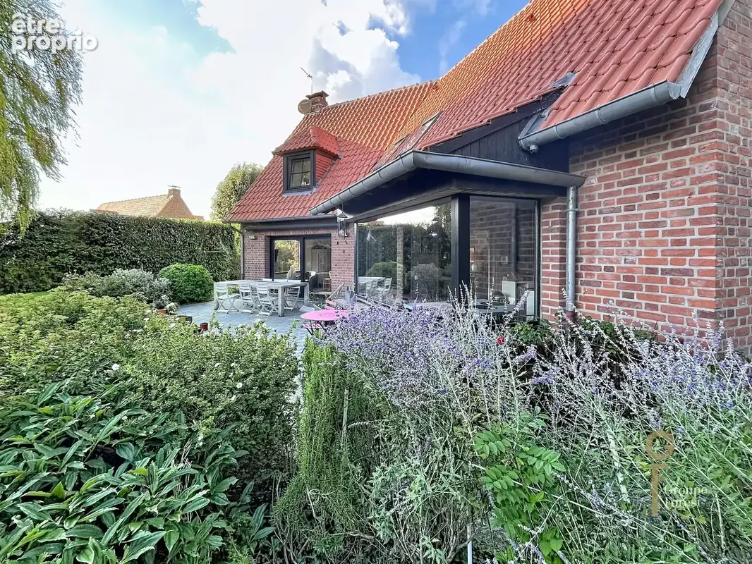 Maison 7 pièces 171 m² à vendre à Neuville-En-Ferrain (59960) - photo 2