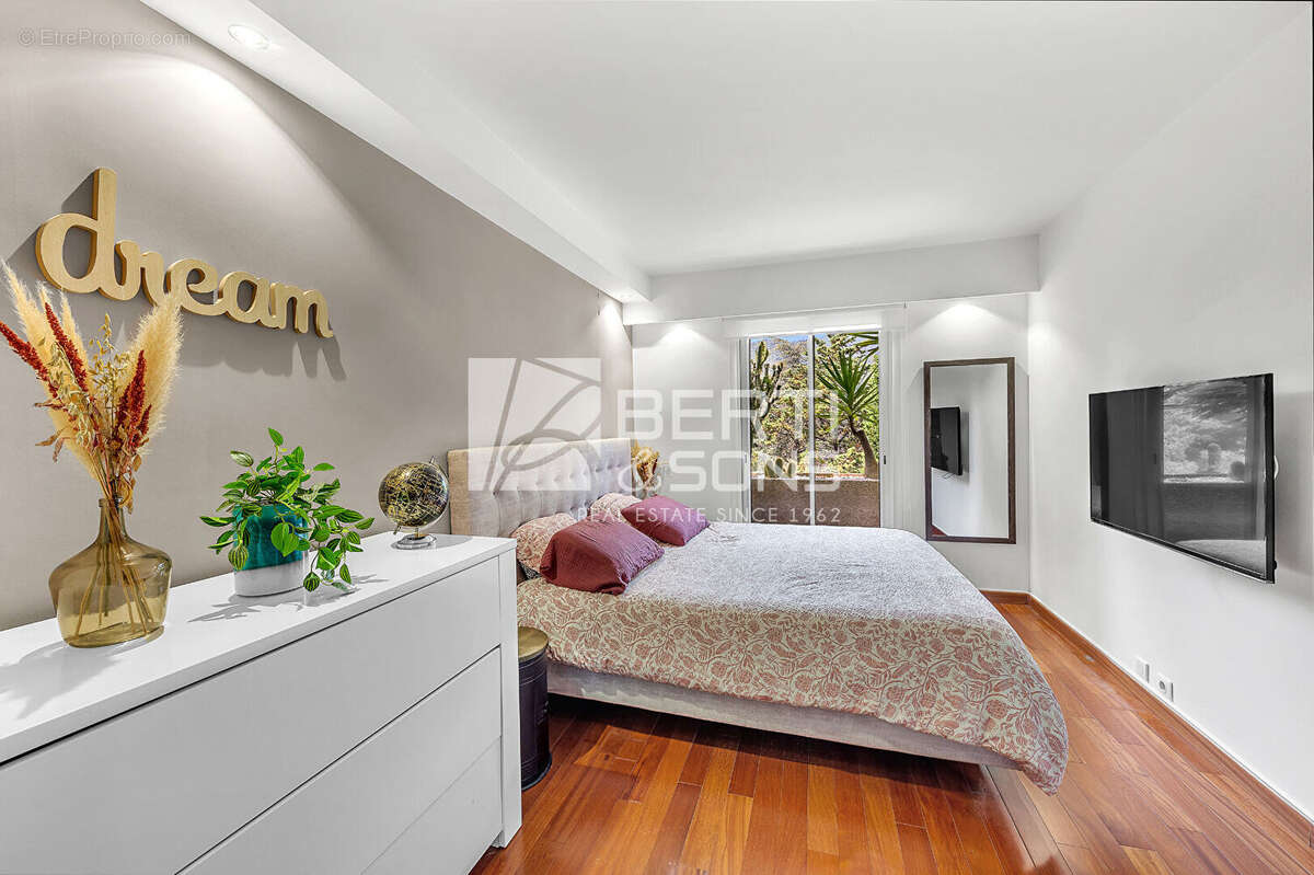 Appartement à MANDELIEU-LA-NAPOULE