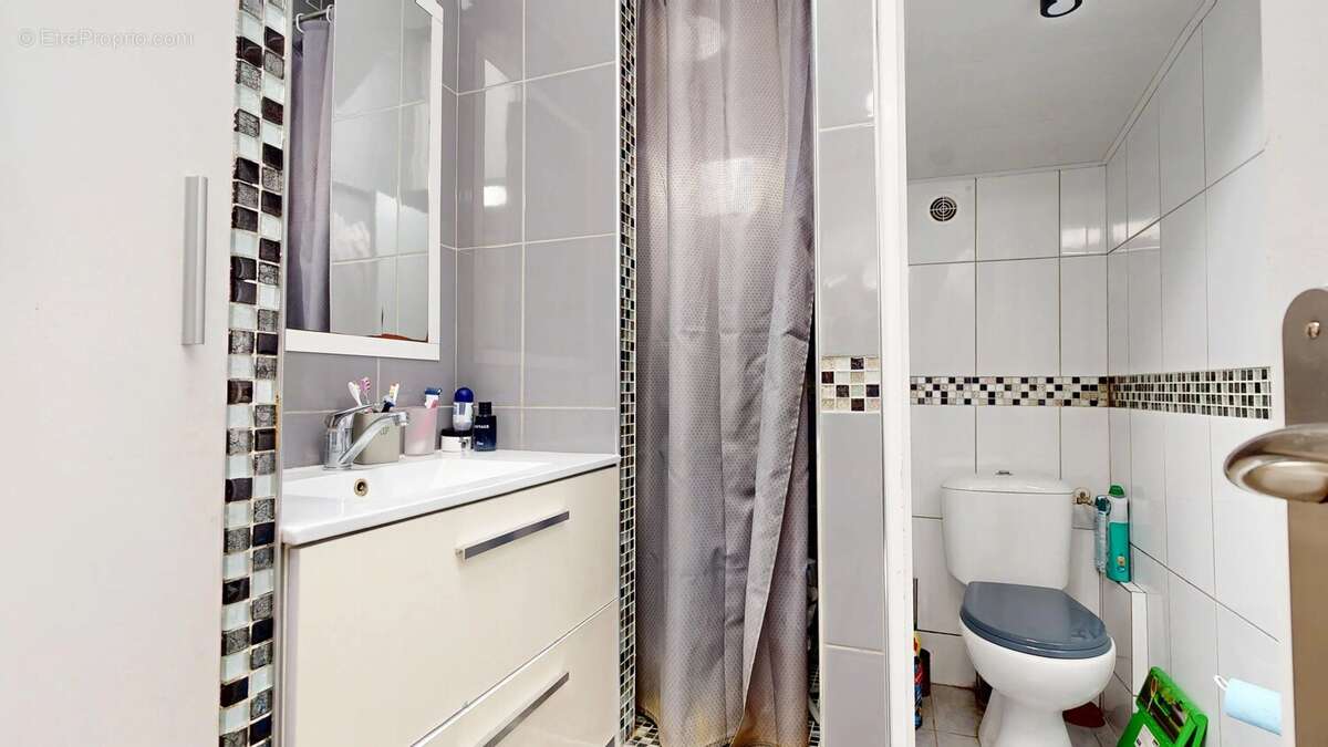 Appartement à VAUJOURS