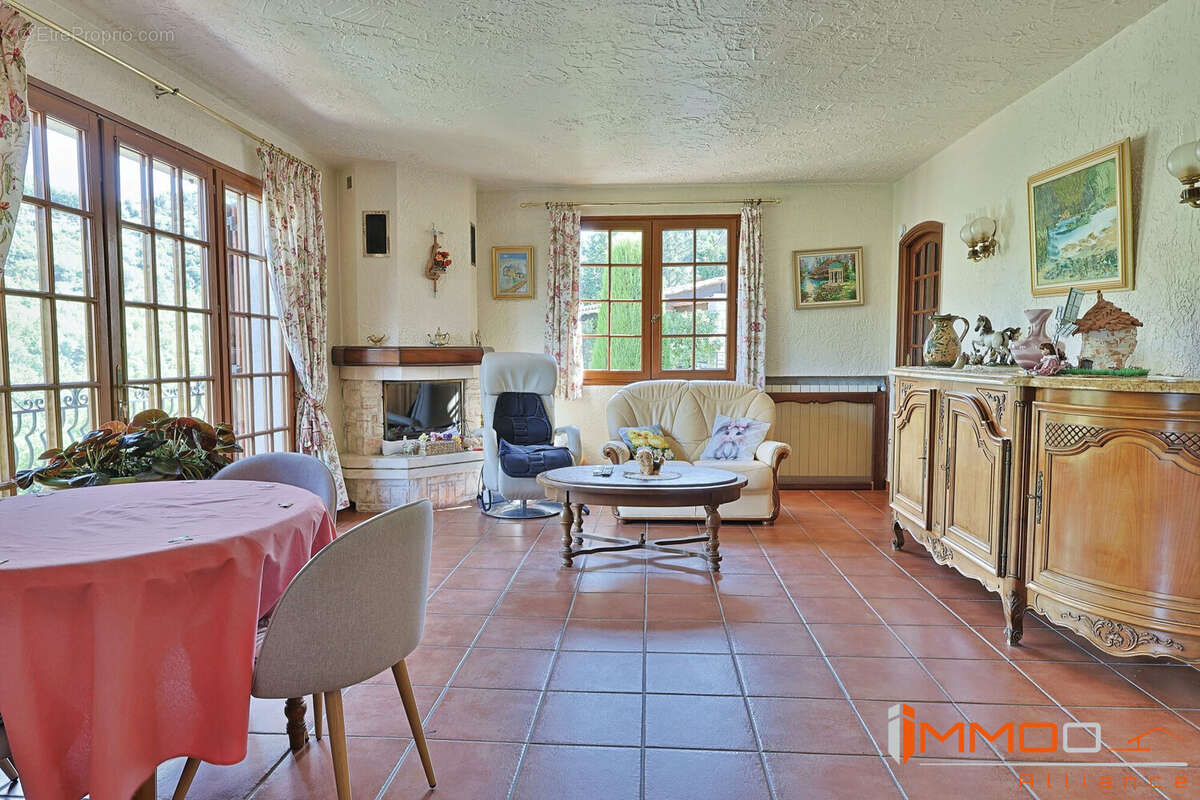 Maison 165 m² à Le Bar-Sur-Loup  - photo 6