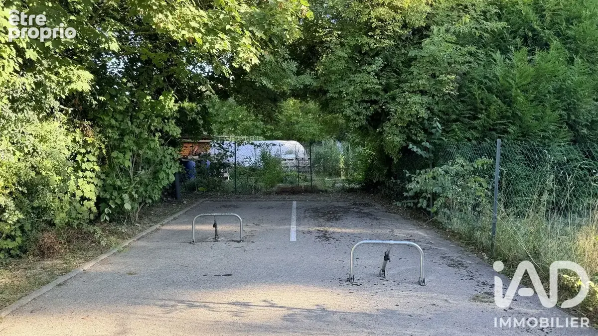 Photo 1 - Parking à SAINTE-SAVINE