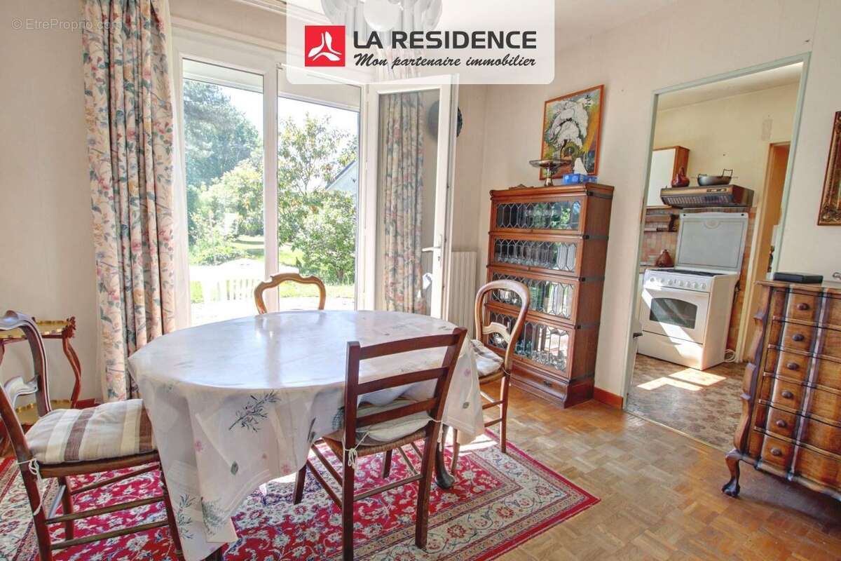 Maison 132 m² à Le Mesnil-Saint-Denis  - photo 3
